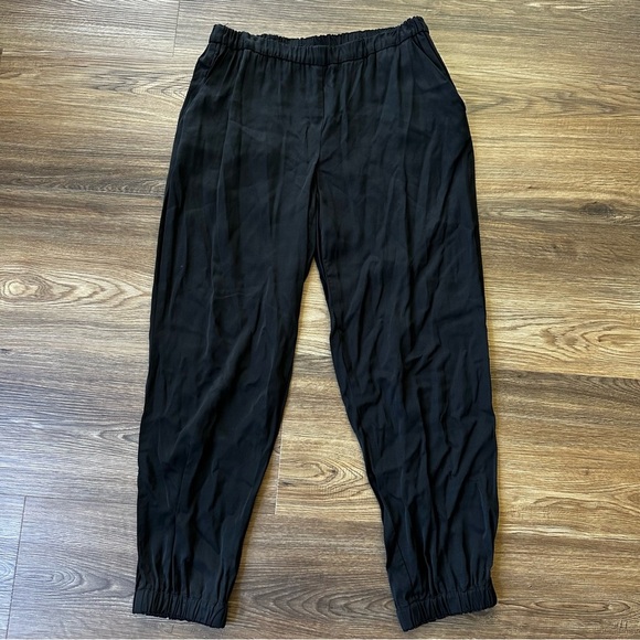 Trina Turk Women’s Satin Joggers Pants Size 4 Black Crop Pockets Athleisure USA - Picture 1 of 8